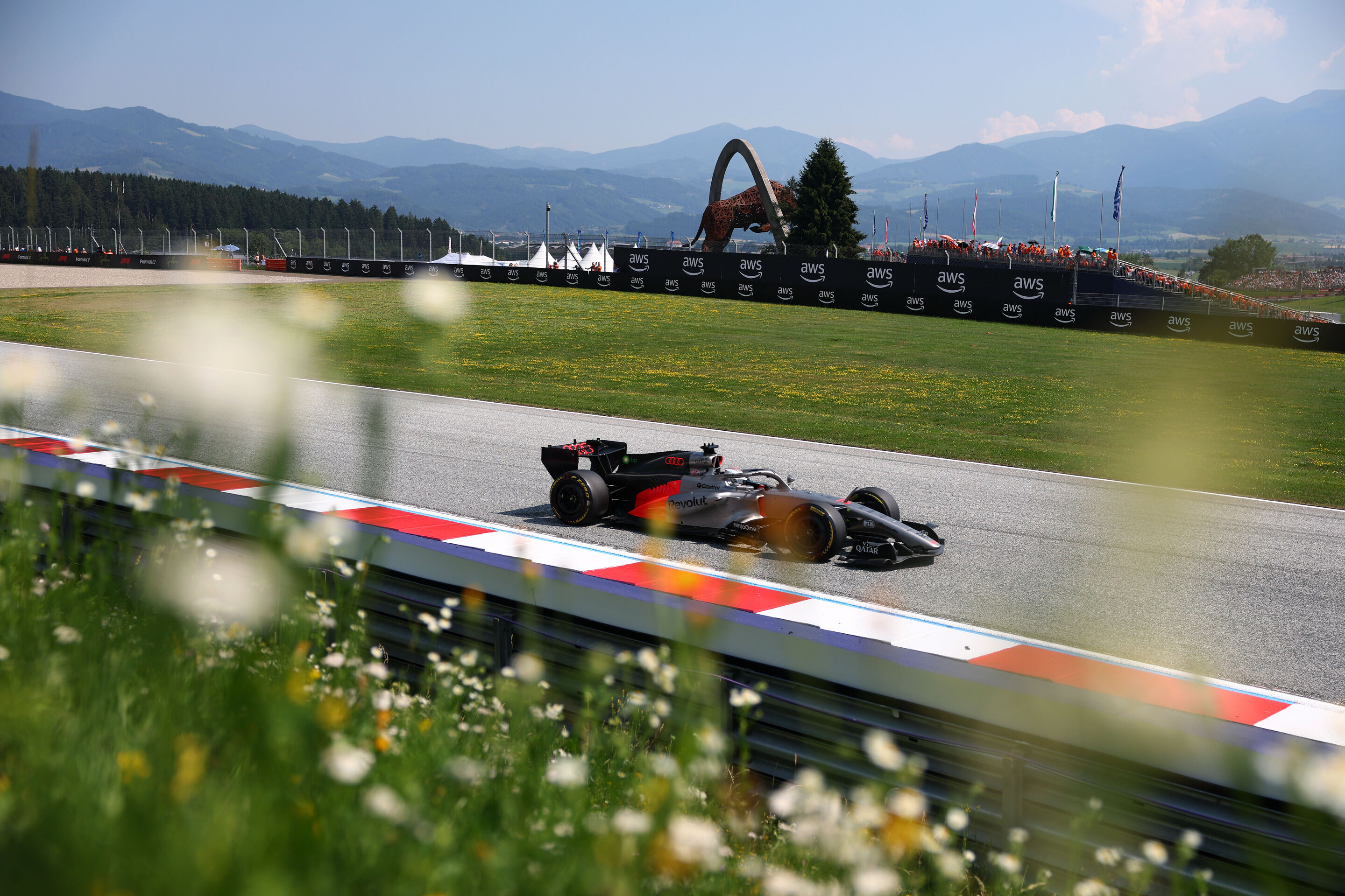 2026 Austrian Grand Prix - Sunday - SPIELBERG, AUSTRIA - JUNE 28: Nico Hulkenberg of Germany driving the (27) Audi F1 Team R26 on track during the F1 Grand Prix of Austria at Red Bull Ring on June 28, 2026 in Spielberg, Austria. (Photo by Clive Rose/Getty...