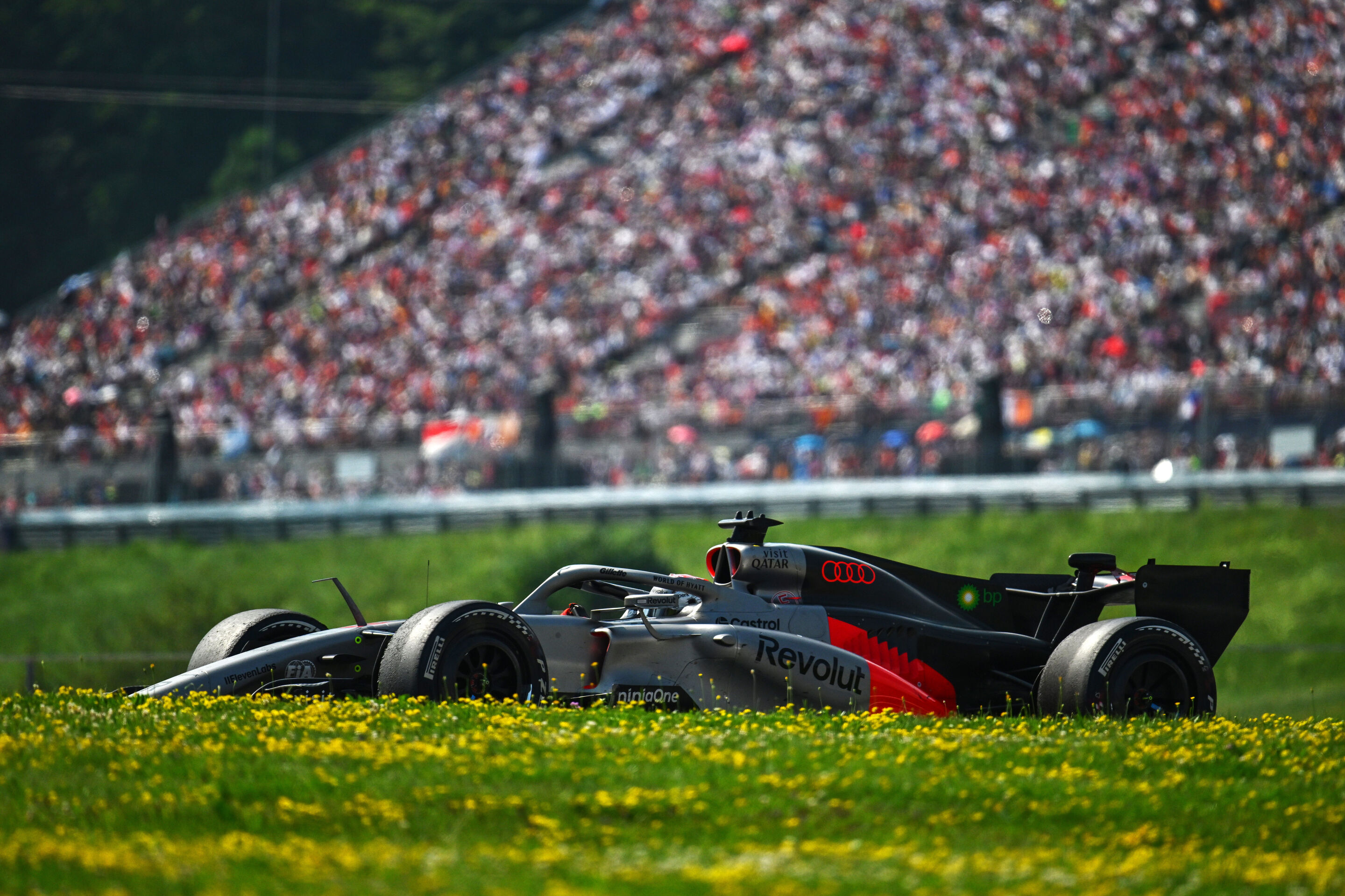 2026 Austrian Grand Prix - Sunday - SPIELBERG, AUSTRIA - JUNE 28: Nico Hulkenberg of Germany driving the (27) Audi F1 Team R26 on track during the F1 Grand Prix of Austria at Red Bull Ring on June 28, 2026 in Spielberg, Austria. (Photo by Guido De Bortoli/LAT...