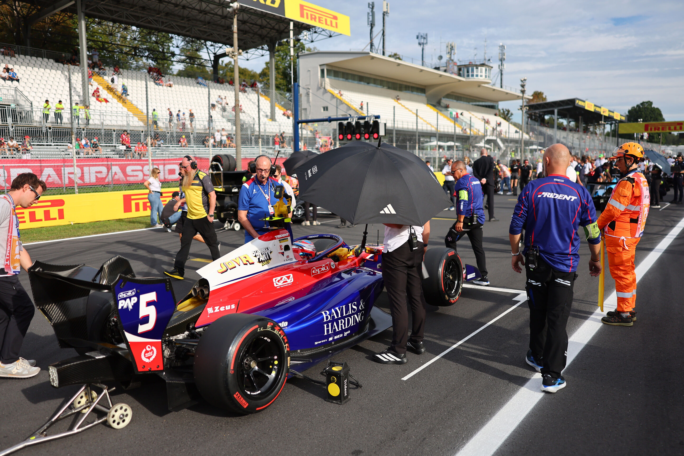 2026 Italian Grand Prix - F3 - MONZA, ITALY - SEPTEMBER 05: Freddie Slater of Great Britain and TRIDENT (5) and Audi F1 Team on the grid during the Round 8 Monza Sprint race of the Formula 3 Championship at Autodromo Nazionale Monza on September 05, 2026...