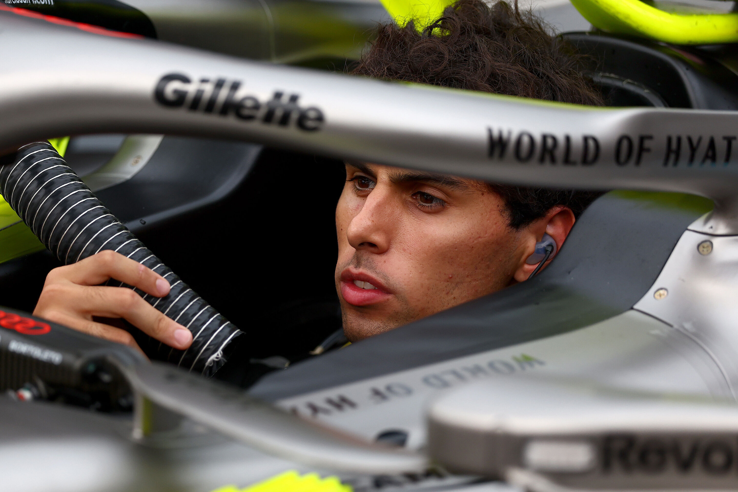 F1 Grand Prix of Bahrain in Malaysia - KUALA LUMPUR, MALAYSIA - OCTOBER 04: Gabriel Bortoleto of Brazil and Audi F1 Team cools off in his cockpit during the delay during the F1 Grand Prix of Bahrain in Malaysia at Sepang Circuit on October 04, 2026 in...