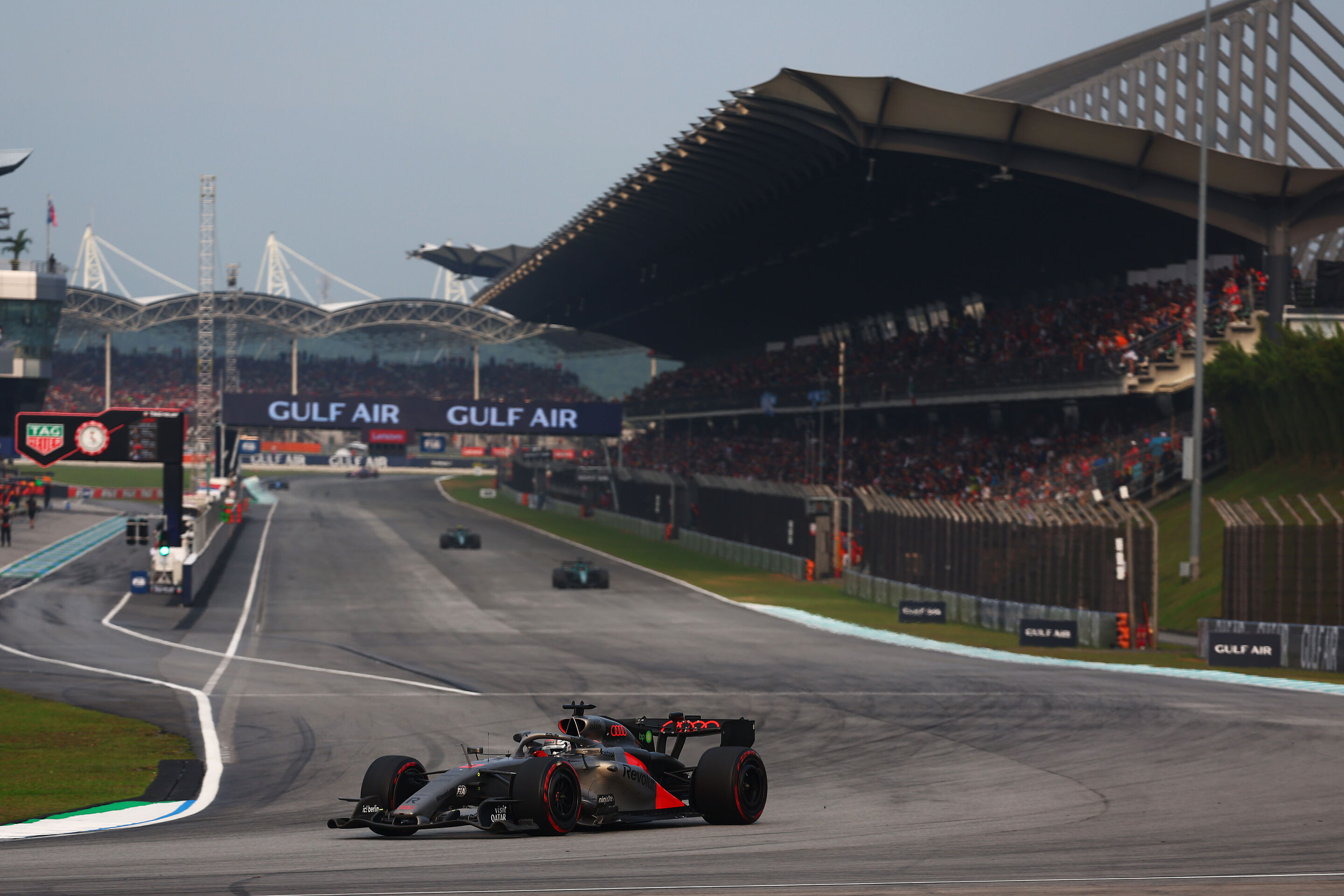 F1 Grand Prix of Bahrain in Malaysia - KUALA LUMPUR, MALAYSIA - OCTOBER 04: Nico Hulkenberg of Germany driving the (27) Audi F1 Team R26 on track during the F1 Grand Prix of Bahrain in Malaysia at Sepang Circuit on October 04, 2026 in Kuala Lumpur, Malaysia....