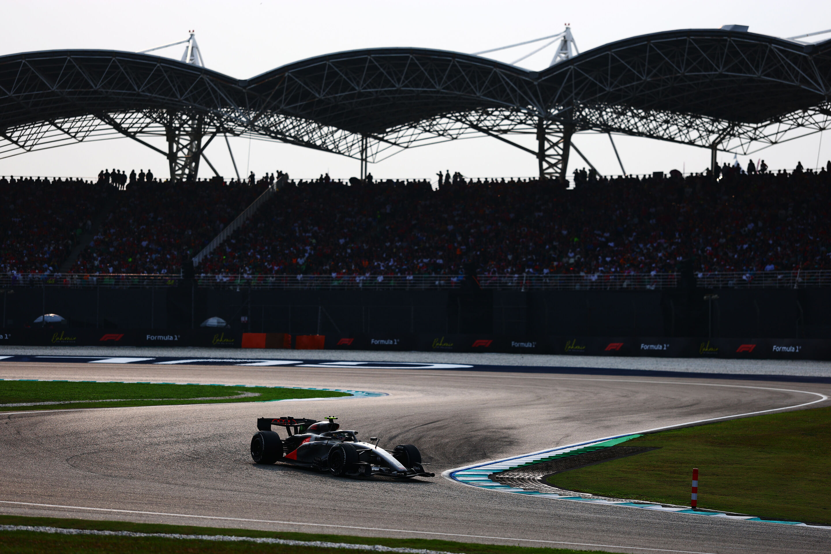 F1 Grand Prix of Bahrain in Malaysia - KUALA LUMPUR, MALAYSIA - OCTOBER 04: Gabriel Bortoleto of Brazil driving the (5) Audi F1 Team R26 on track during the F1 Grand Prix of Bahrain in Malaysia at Sepang Circuit on October 04, 2026 in Kuala Lumpur, Malaysia....