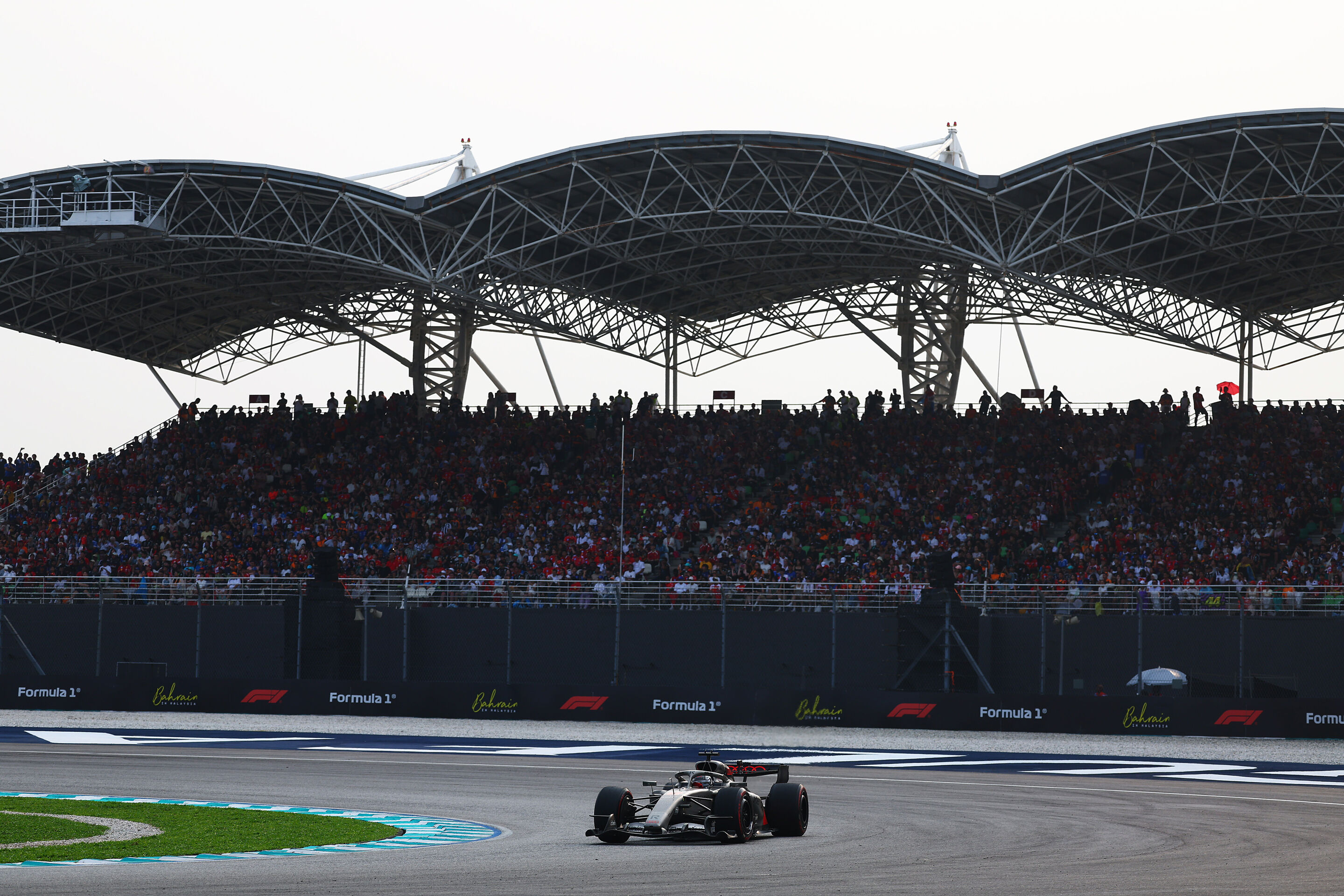F1 Grand Prix of Bahrain in Malaysia - KUALA LUMPUR, MALAYSIA - OCTOBER 04: Nico Hulkenberg of Germany driving the (27) Audi F1 Team R26 on track during the F1 Grand Prix of Bahrain in Malaysia at Sepang Circuit on October 04, 2026 in Kuala Lumpur, Malaysia....