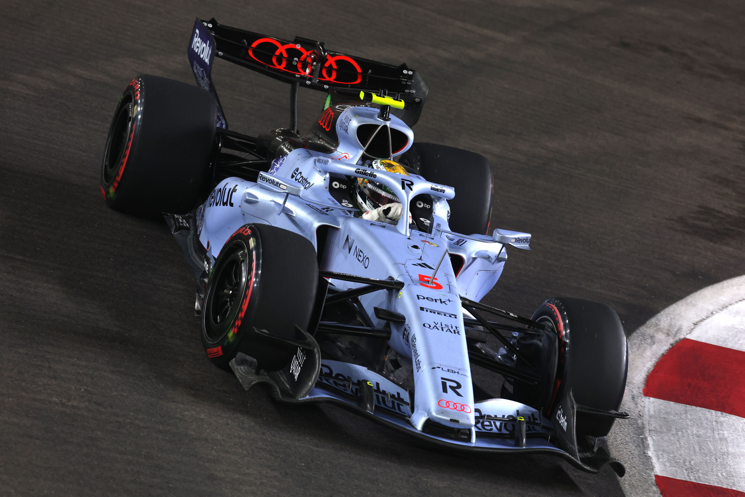 F1 Grand Prix Of Singapore - Sprint & Qualifying - SINGAPORE, SINGAPORE - OCTOBER 10: Gabriel Bortoleto of Brazil driving the (5) Audi F1 Team R26 on track during qualifying ahead of the F1 Grand Prix of Singapore at Marina Bay Street Circuit on October...