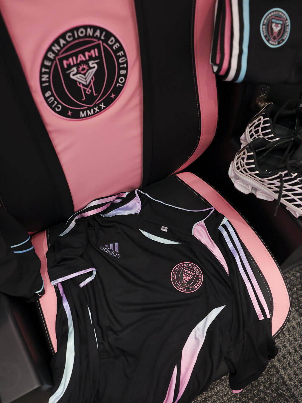 Inter Miami CF players arrive for gameday in limited-edition kit - Inter Miami CF players arrive for gameday in limited-edition kit, celebrating the Audi Revolut F1 Team x adidas Miami Collection