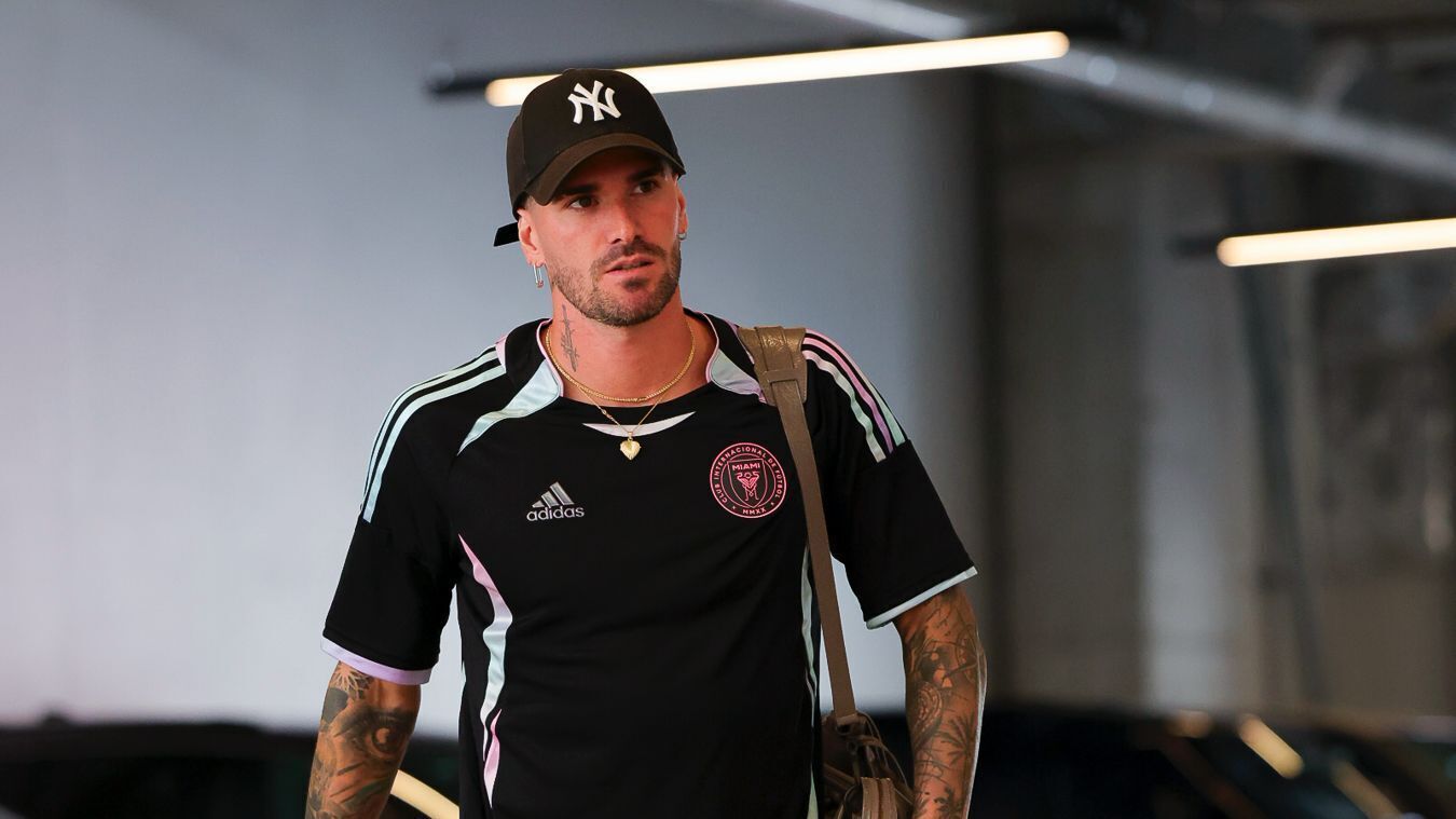 Inter Miami CF players arrive for gameday in limited-edition kit - Inter Miami CF players arrive for gameday in limited-edition kit, celebrating the Audi Revolut F1 Team x adidas Miami Collection