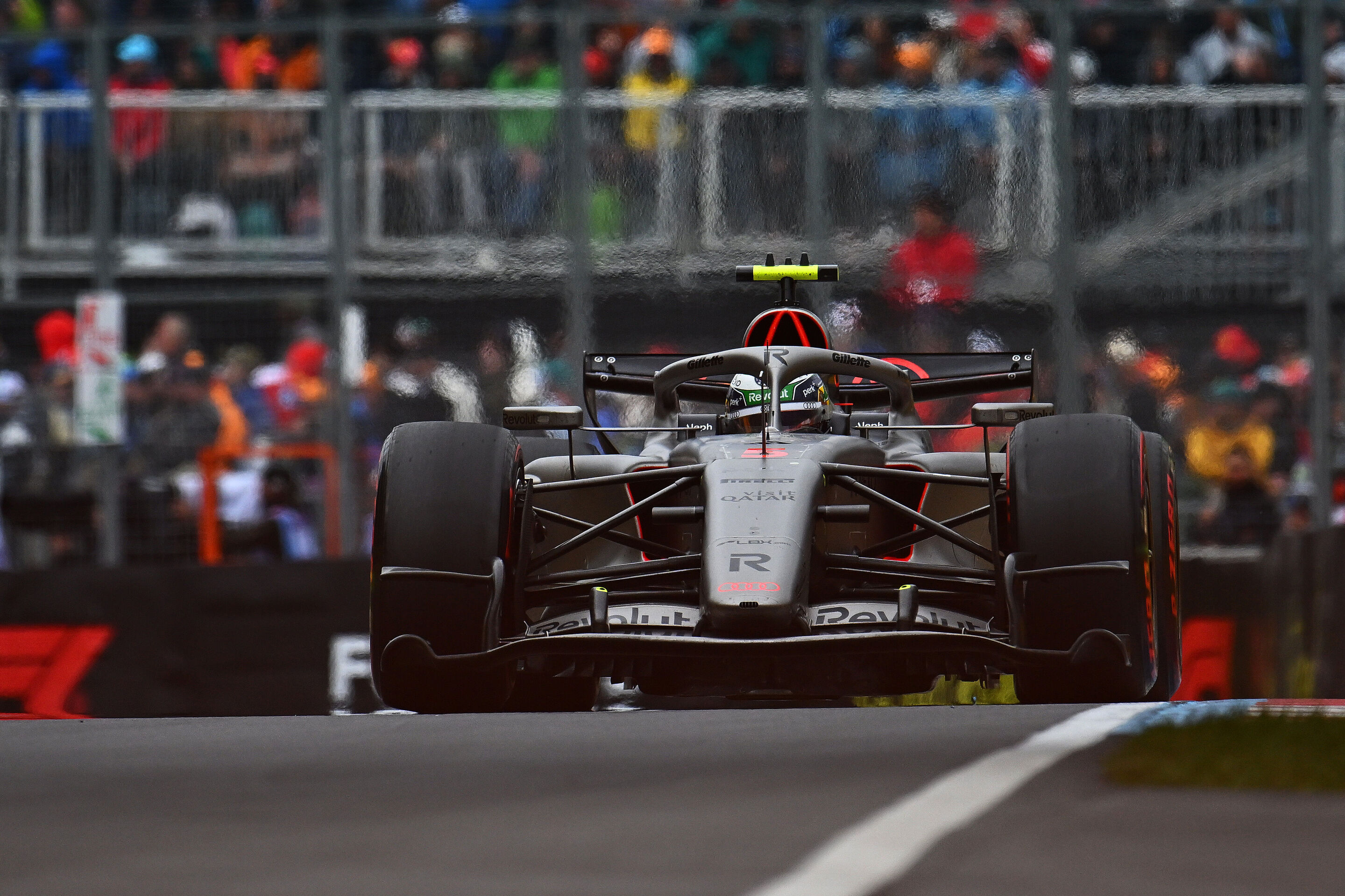 F1 Grand Prix of Canada - MONTREAL, QUEBEC - MAY 24: Gabriel Bortoleto of Brazil driving the (5) Audi F1 Team R26 on track during the F1 Grand Prix of Canada at Circuit Gilles-Villeneuve on May 24, 2026 in Montreal, Quebec. (Photo by Guido De Bortoli/LAT...
